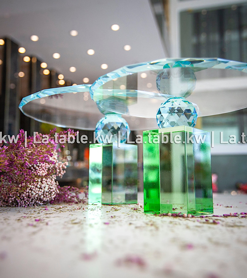 Lime Green and Blue  Cube Stand / كيوب حامل باللون الأخضر الليموني والأزرق