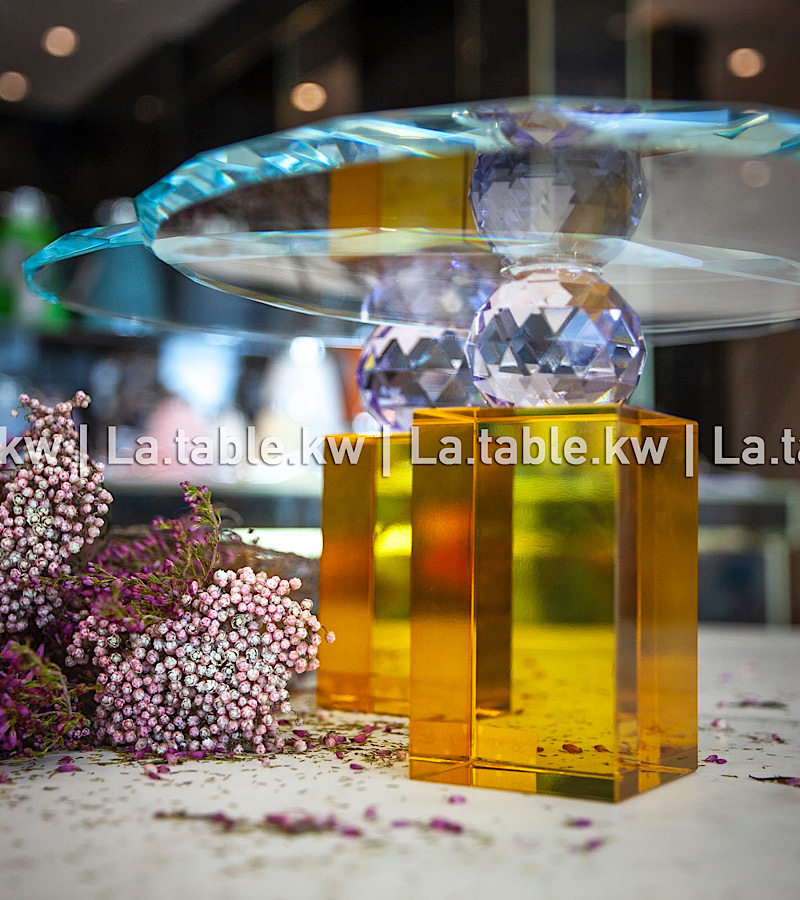 Custard and Lavender Cube Stand / كيوب حامل باللونين  الكاسترد واللافندر