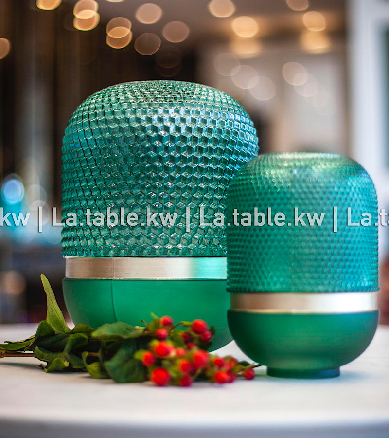 Green Crystal Gold Line Vase / مزهرية من الكريستال الأخضر بخط ذهبي