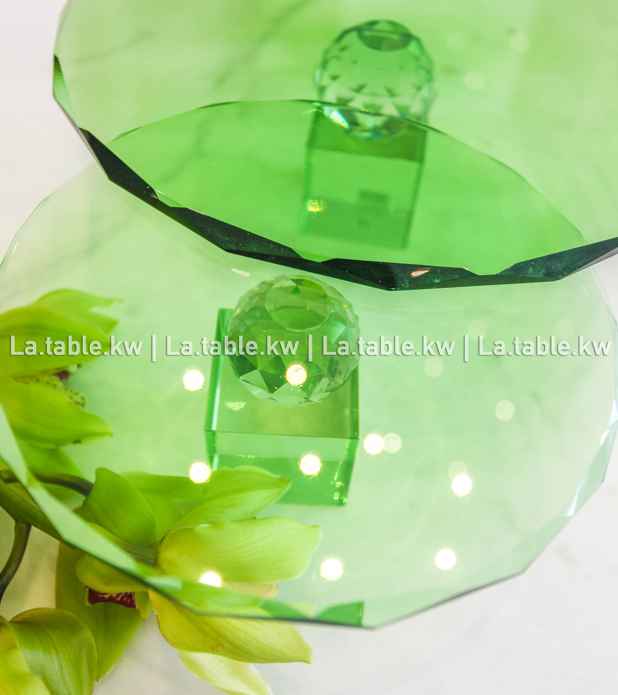 Green Cube Stand / كيوب حامل باللون الأخضر