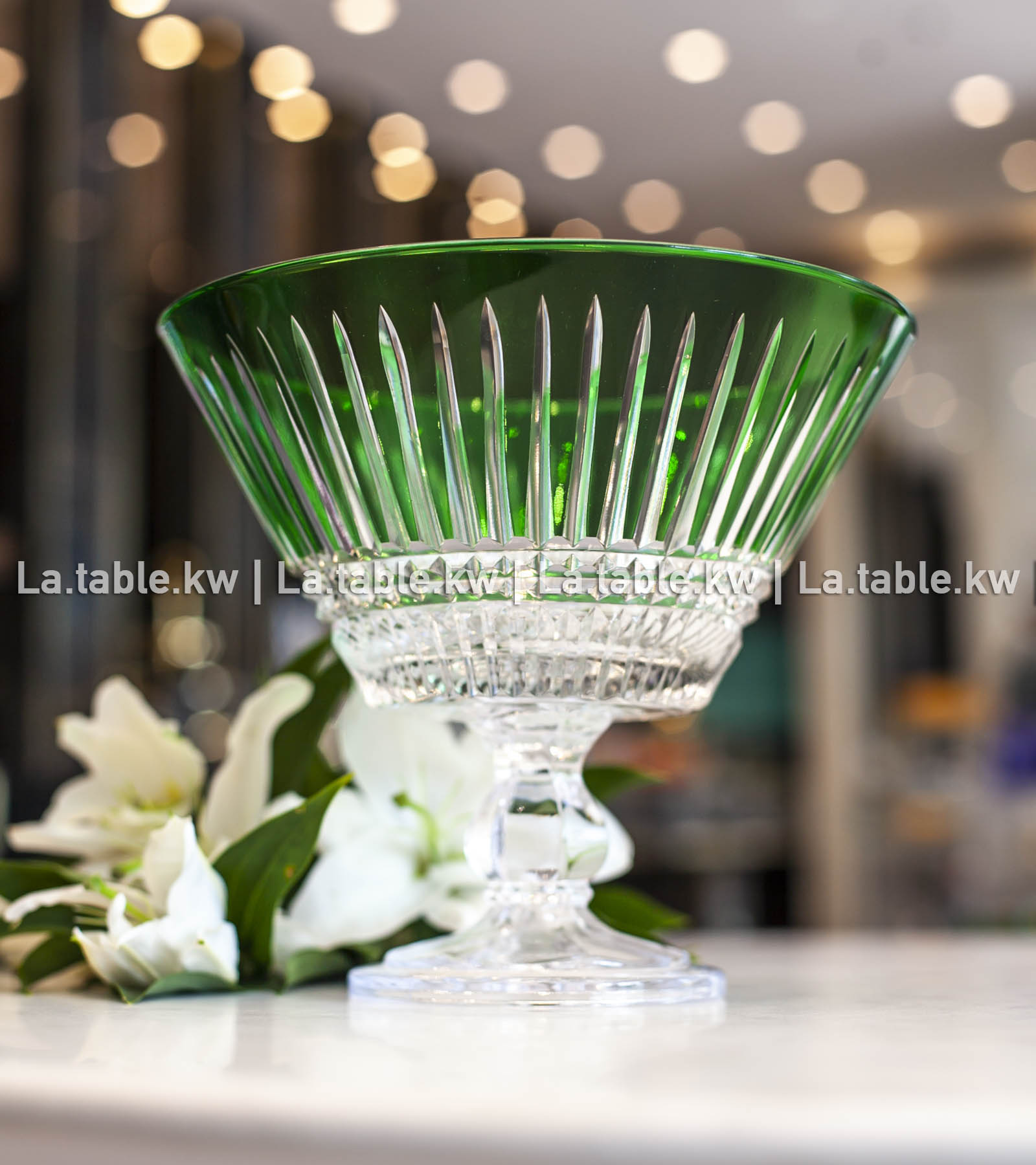 Green Allure V bowl / آلور وعاء على شكل٧- أخضر