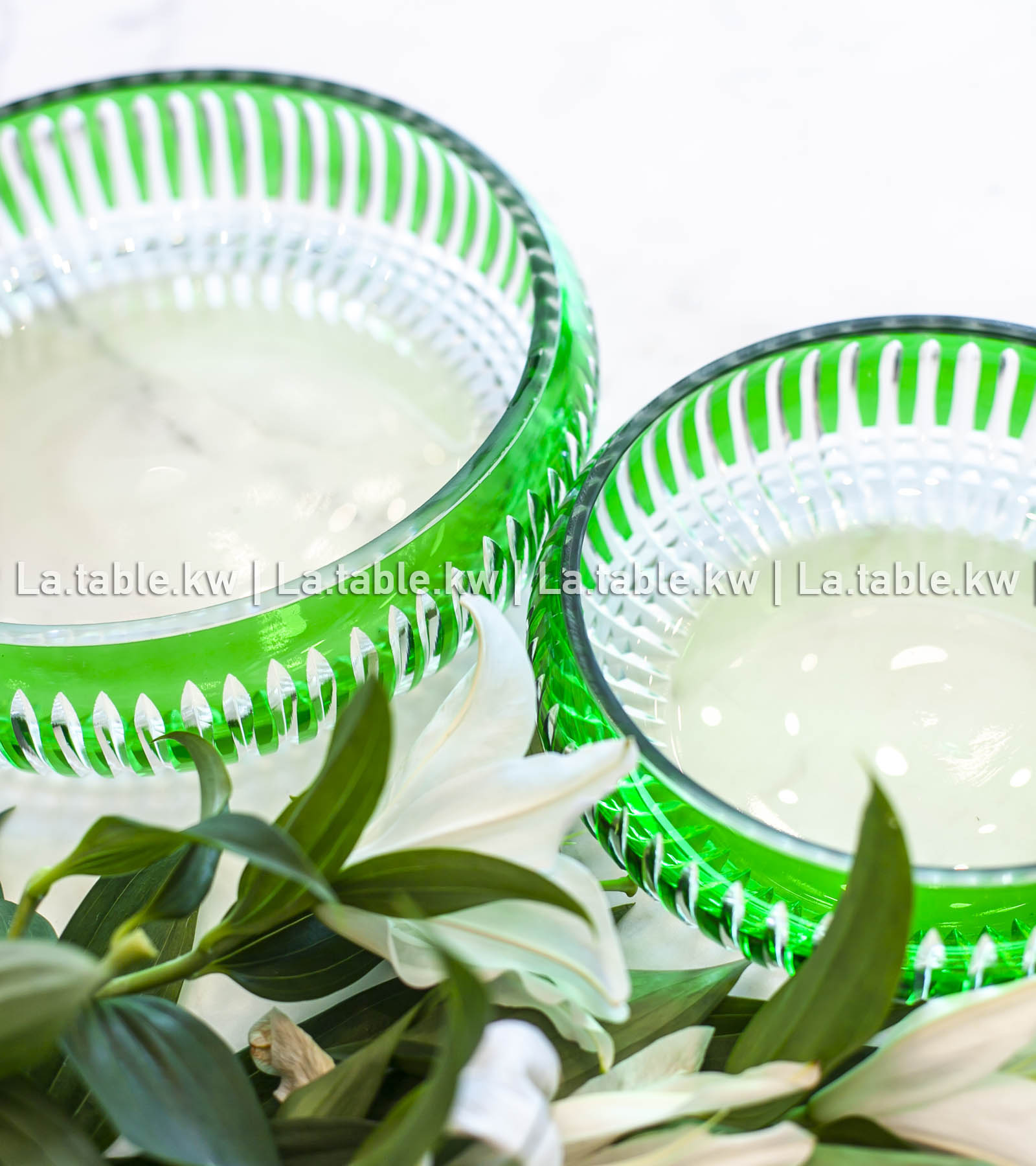 Green Allure Curved Standless Bowls / آلور وعاء منحني  من غير  قاعده-أخضر