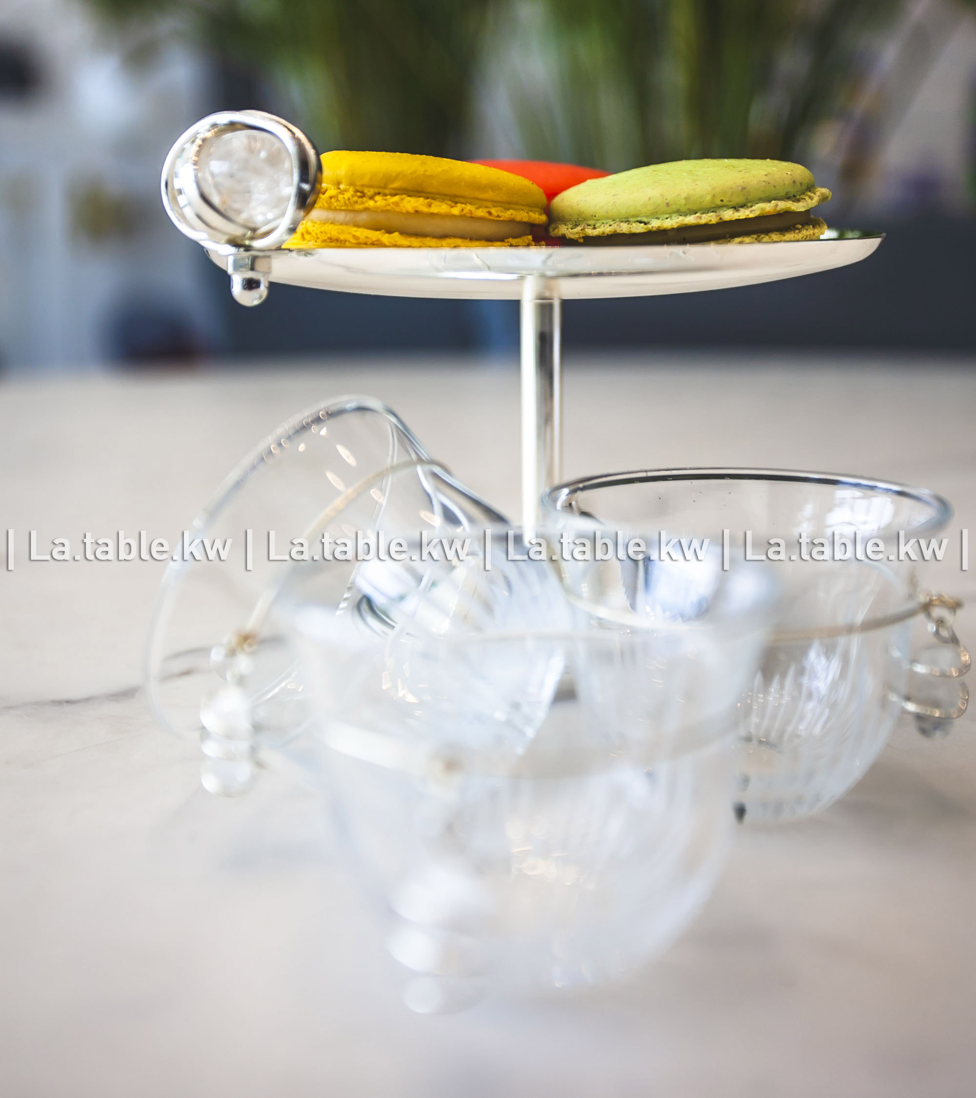 White Stone Designed Chrome Mini Dessert Stand / حامل حلوى صغير من الكروم بتصميم حجري أبيض