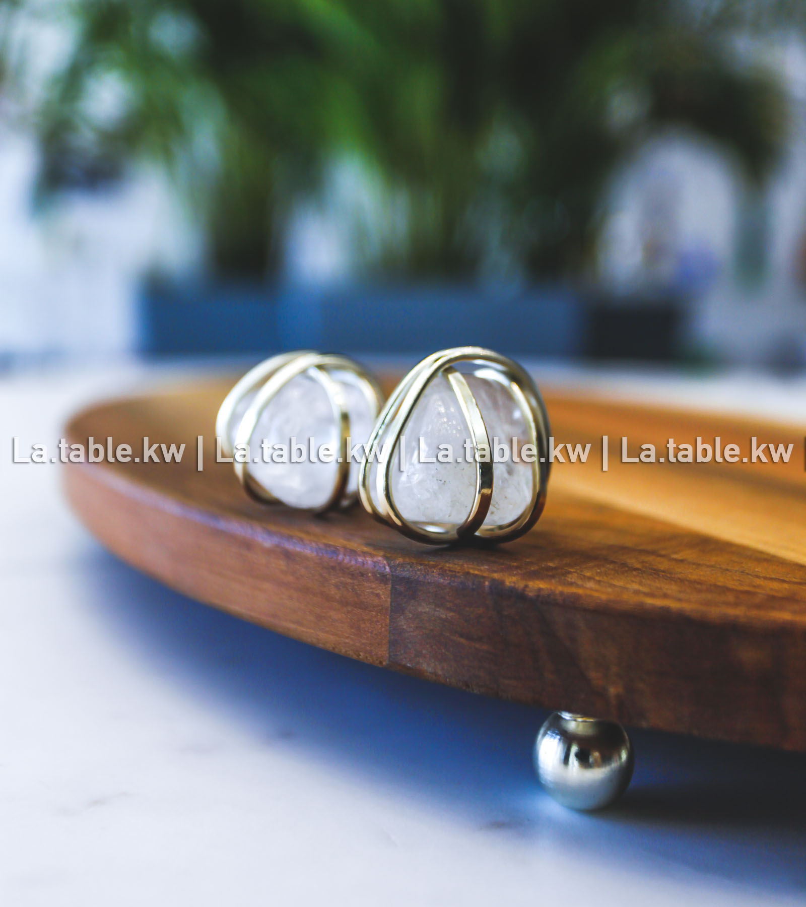 White Stone Designed Oval Wooden Tray / صينية خشبية بيضاوية بتصميم حجري أبيض