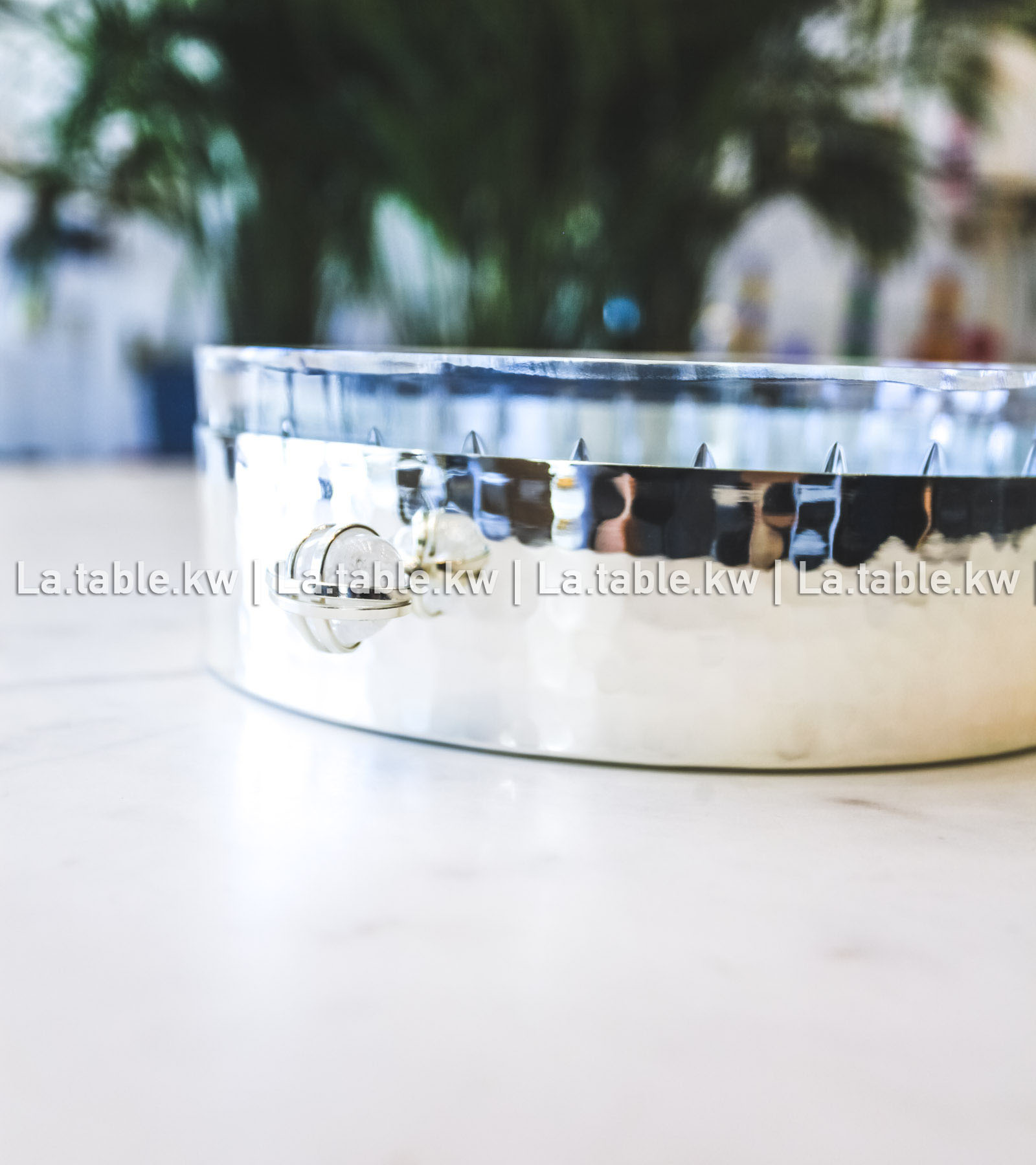 White Stone Designed Chrome Bowl / وعاء من الكروم بتصميم حجري أبيض